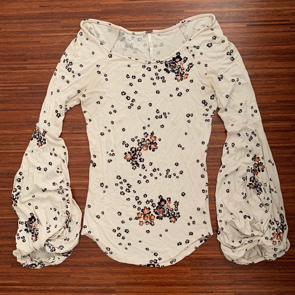 Free People Gathered Sleeve Floral Top